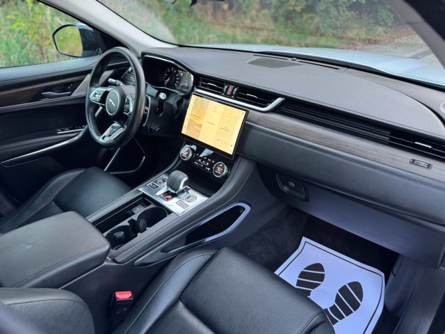 Certified 2021 Jaguar F-PACE R-Dynamic S AWD/4WD image 19