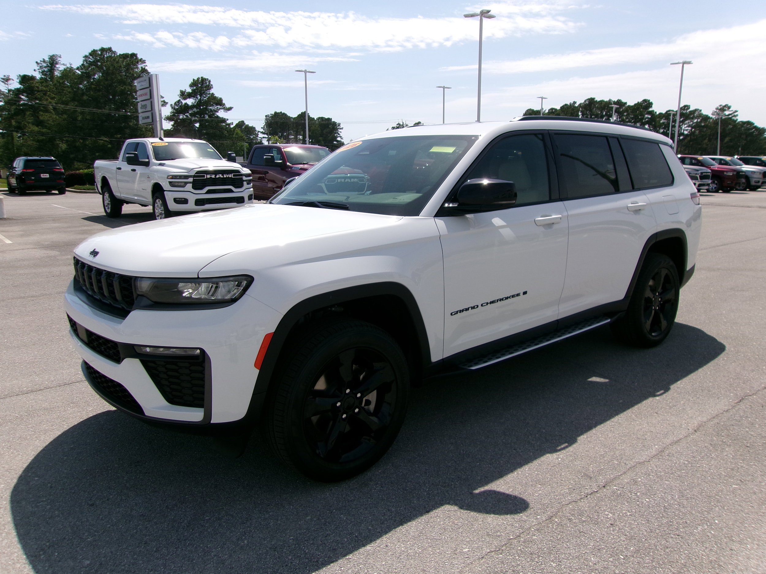 New 2026 Jeep Grand Cherokee L Limited AWD/4WD image 2