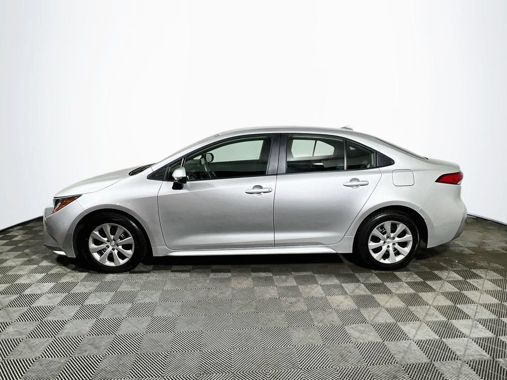 Certified 2025 Toyota Corolla LE FWD image 4