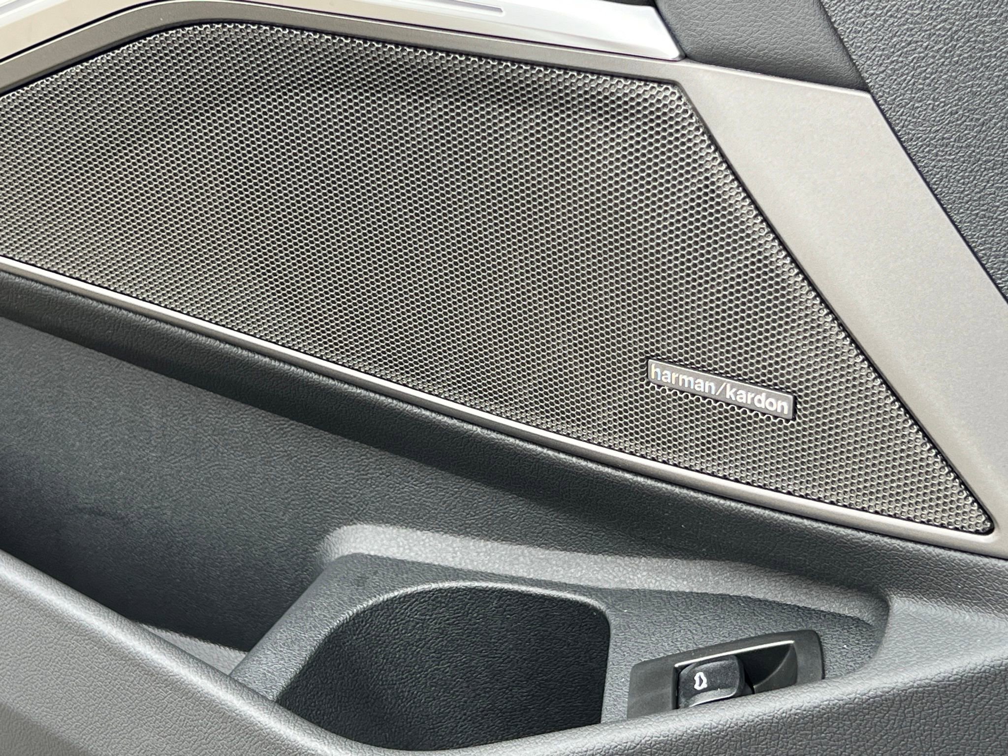 Used 2026 BMW M3 Competition w/ Carbon Package image 38