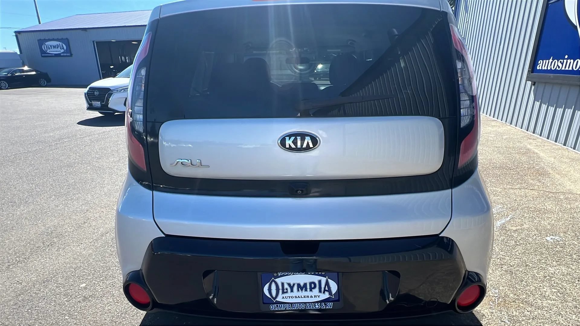 Used 2016 Kia Soul + FWD image 9