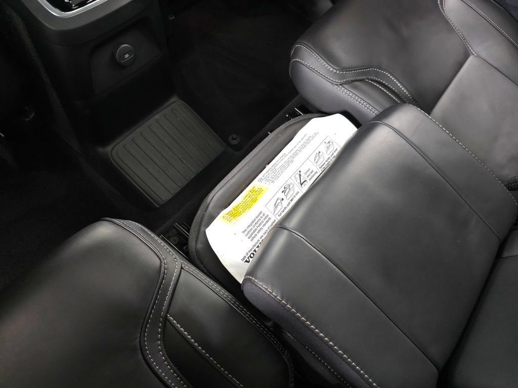 Certified 2023 Volvo XC90 T8 Ultimate w/ Lounge Package AWD/4WD image 37