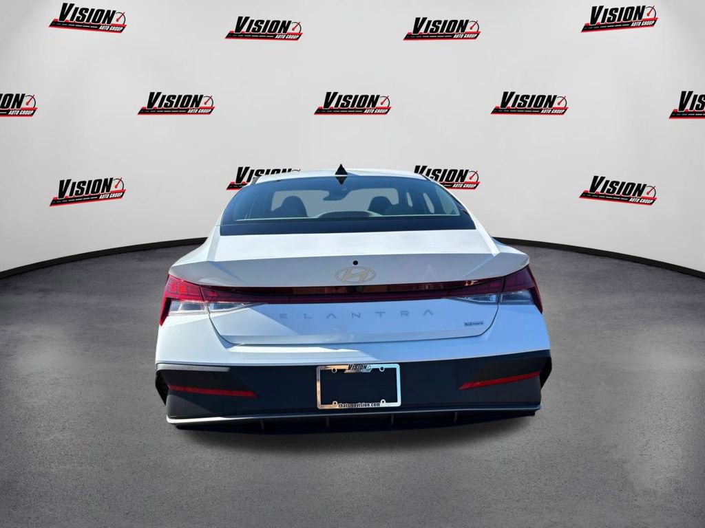 New 2025 Hyundai Elantra Blue image 6