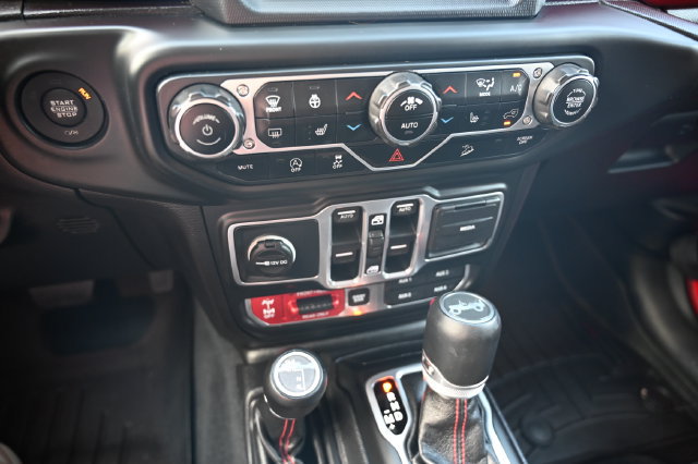 Used 2018 Jeep Wrangler Unlimited Rubicon AWD/4WD image 17