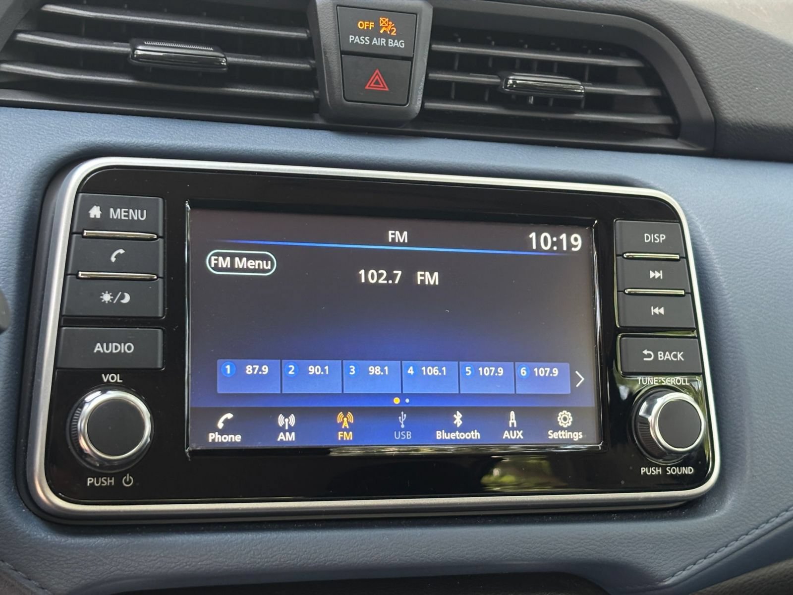 Used 2025 Nissan Versa SV FWD image 19