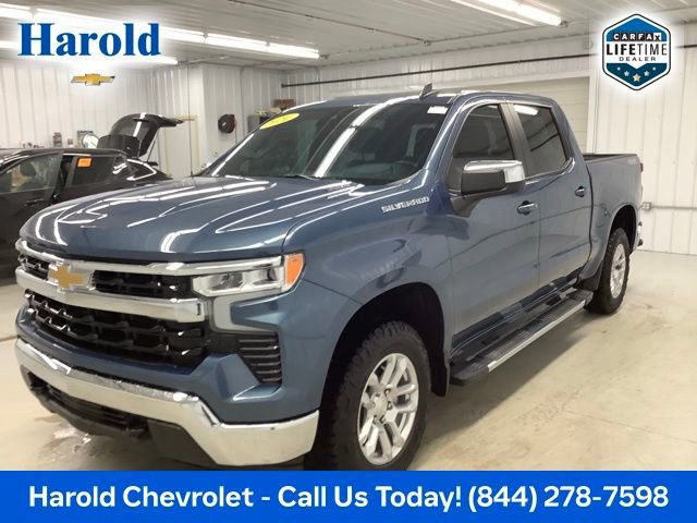 Used 2024 Chevrolet Silverado 1500 LT AWD/4WD image 3