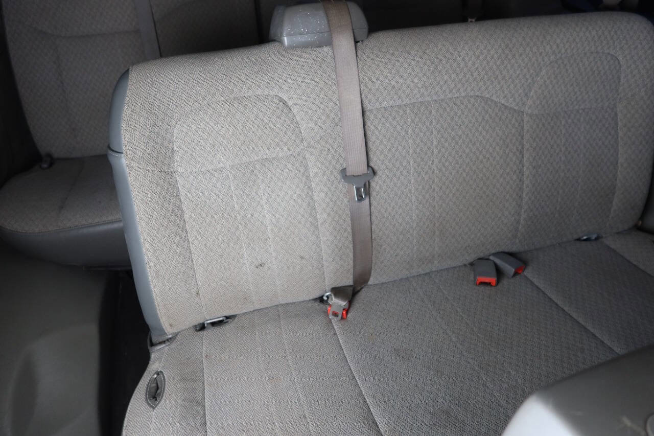 Used 2019 Chevrolet Express 3500 LT w/ LT Preferred Equipment Group RWD image 17