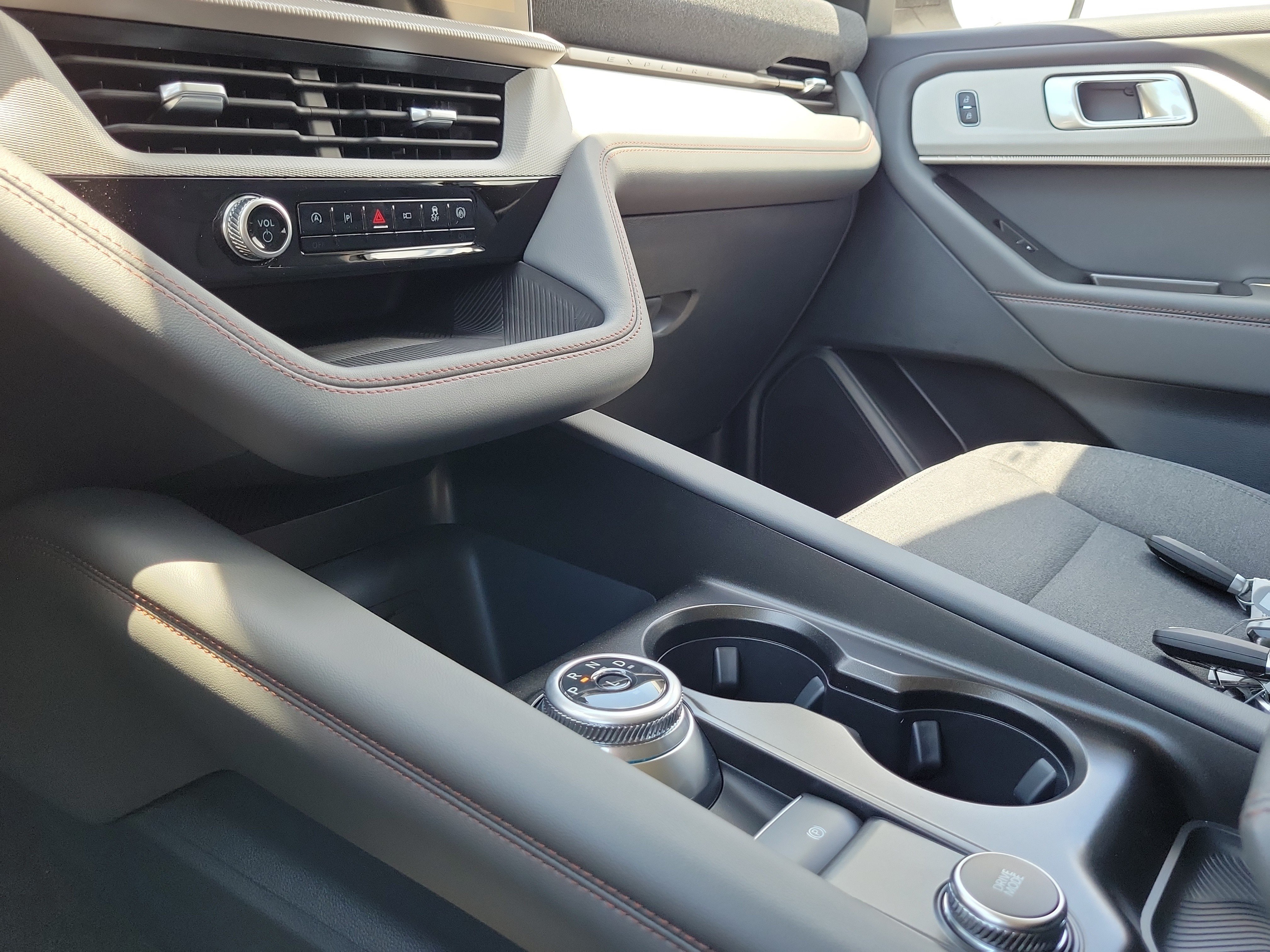 New 2026 Ford Explorer Active RWD image 21