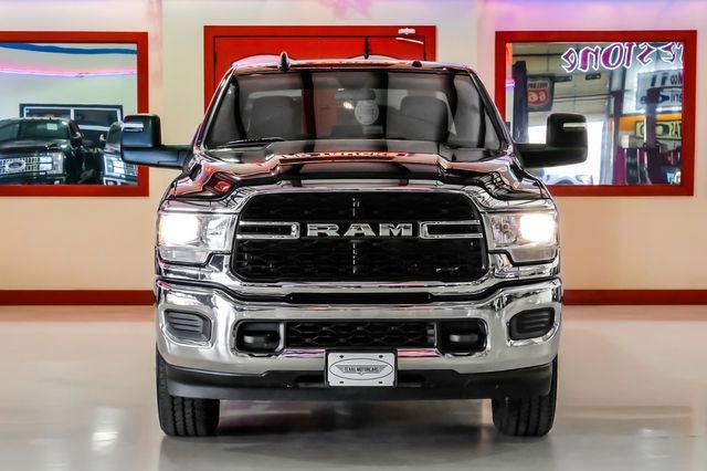 Used 2023 RAM 2500 Tradesman w/ Chrome Appearance Group AWD/4WD image 9