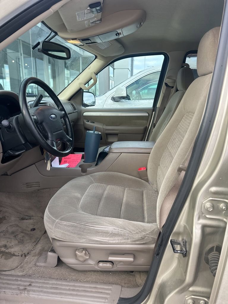 Used 2003 Ford Explorer XLT image 8