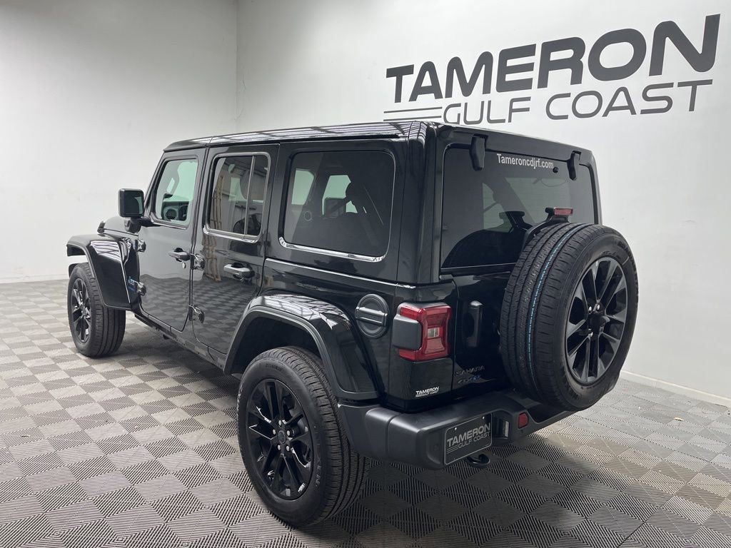 Used 2025 Jeep Wrangler Unlimited Sahara w/ Safety Group AWD/4WD image 8