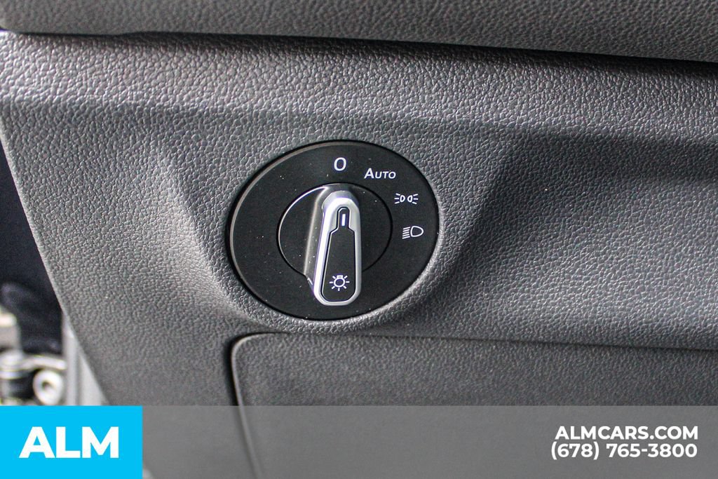 Used 2025 Volkswagen Jetta Sport FWD image 29