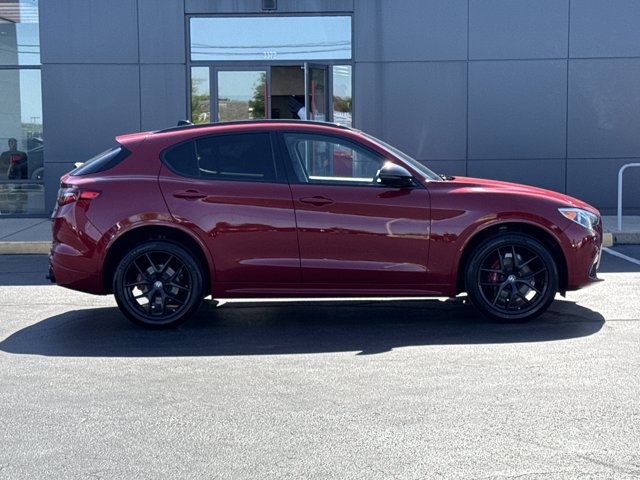 Used 2020 Alfa Romeo Stelvio Ti w/ Nero Edizione AWD/4WD image 2