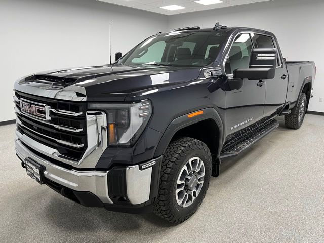 Used 2024 GMC Sierra 3500 SLE AWD/4WD image 4