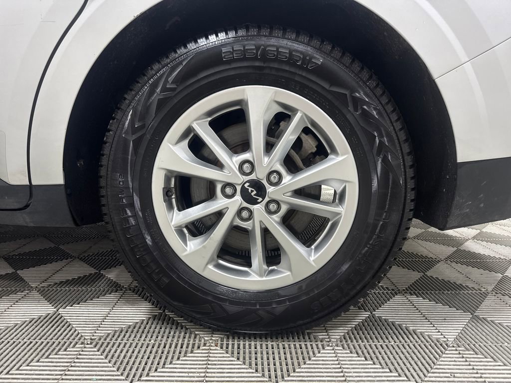 Used 2022 Kia Carnival LX FWD image 50