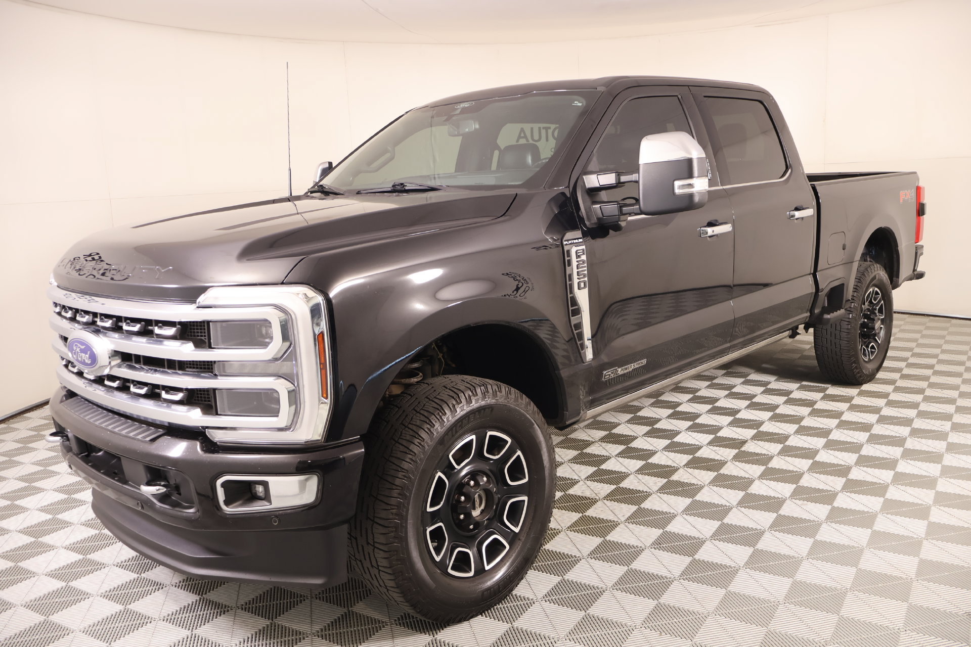 Used 2024 Ford F250 Platinum w/ FX4 Off-Road Package AWD/4WD image 11