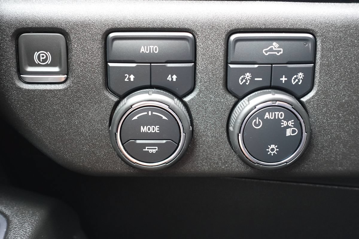 Used 2024 Chevrolet Silverado 1500 LT AWD/4WD image 41