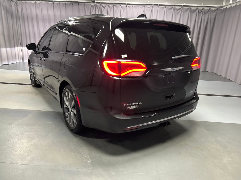 Used 2018 Chrysler Pacifica Limited w/ Tire & Wheel Group image 5