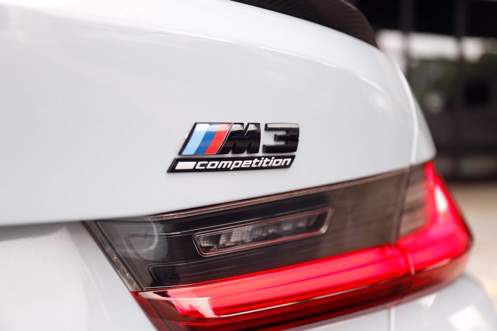 Used 2022 BMW M3 Competition w/ M Carbon Exterior Package RWD image 17