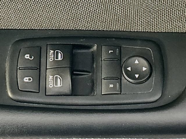 Used 2015 Dodge Challenger SXT RWD image 16