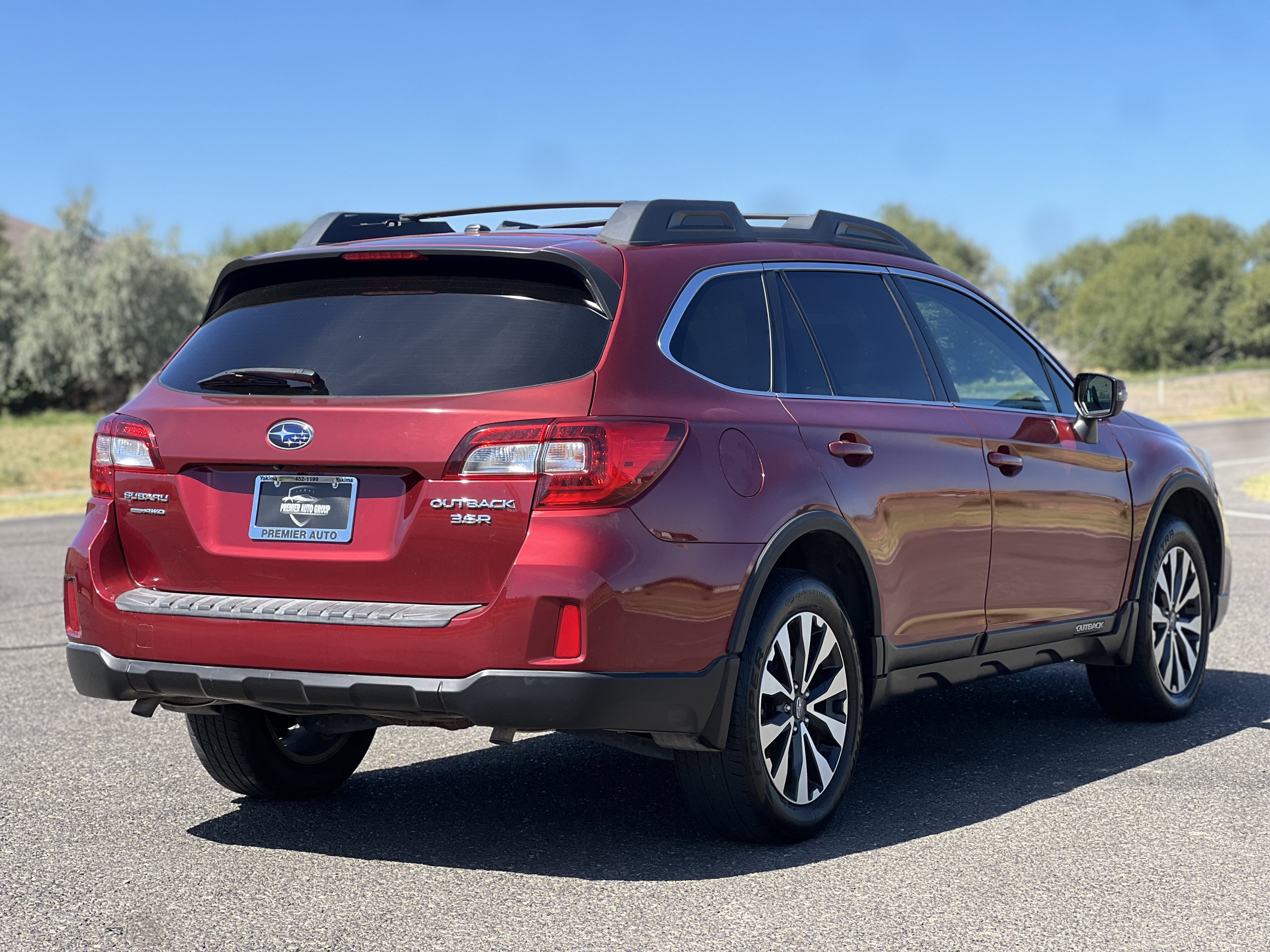 Used 2015 Subaru Outback 3.6R Limited image 5
