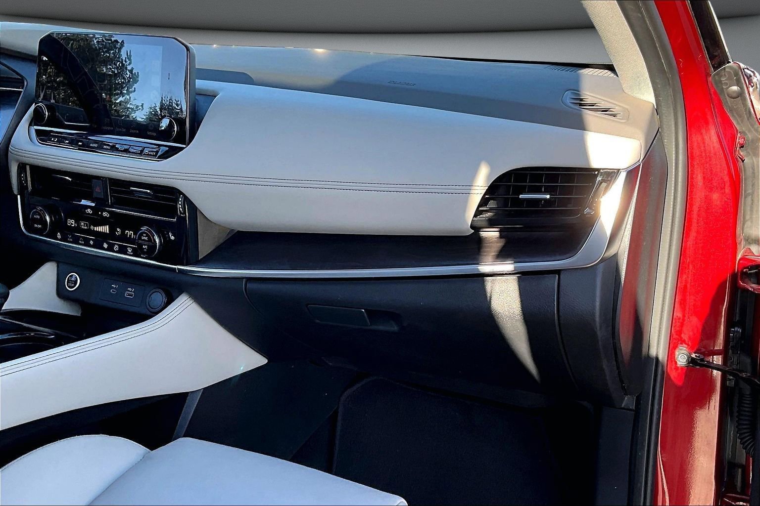 Used 2021 Nissan Rogue SL w/ Premium Package image 25