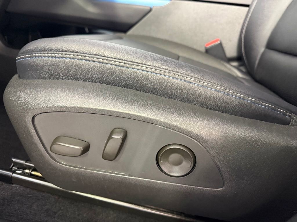 Used 2026 Chevrolet Equinox EV LT w/ Convenience Package II FWD image 28