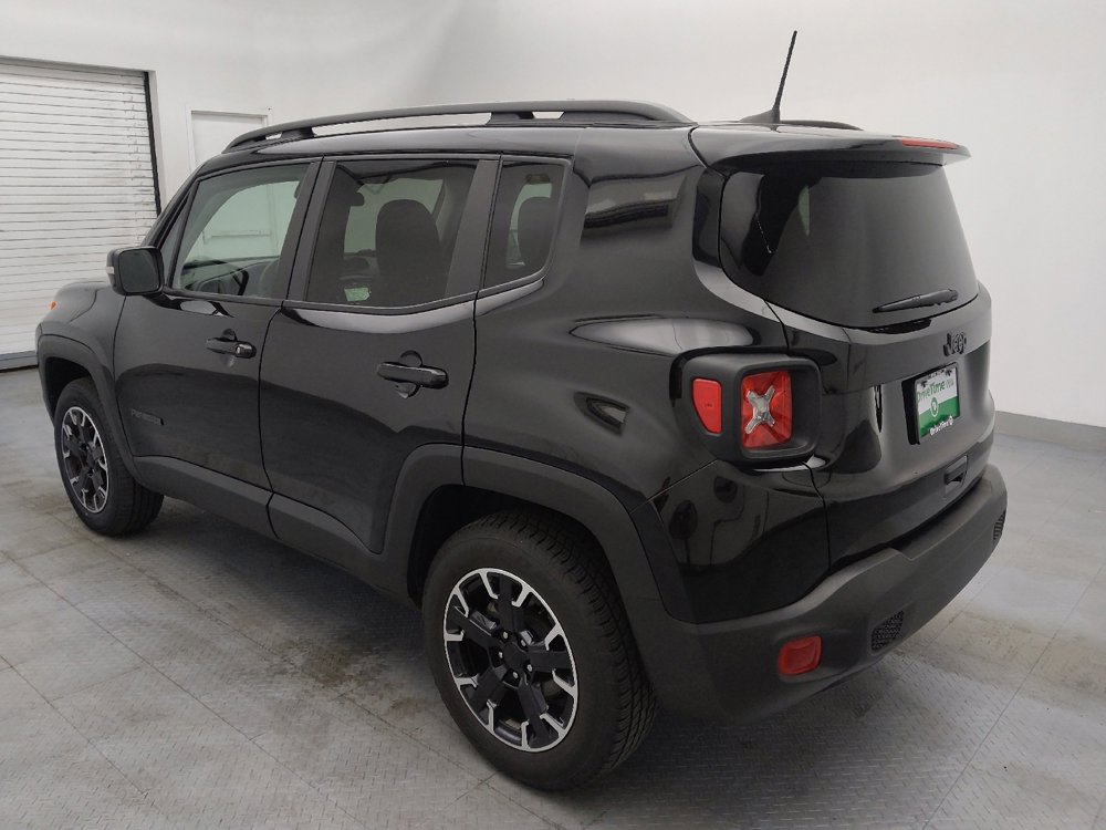 Used 2023 Jeep Renegade Latitude image 3