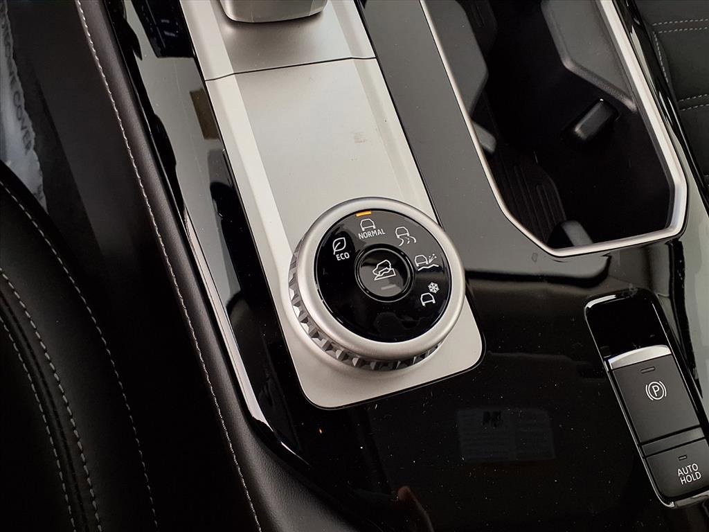 New 2025 Mitsubishi Outlander SE image 22