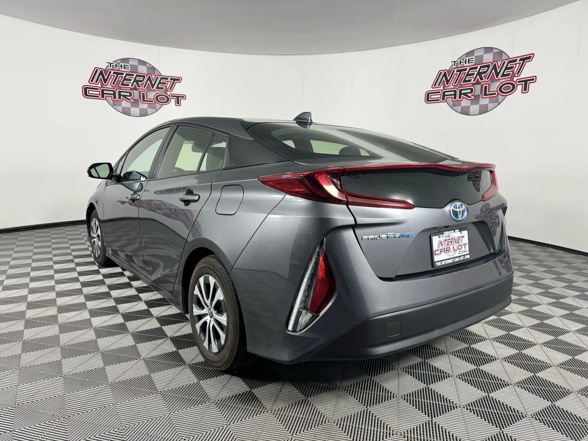 Used 2022 Toyota Prius Prime LE FWD image 5