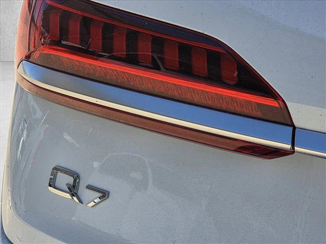 Used 2022 Audi Q7 3.0T Premium image 12