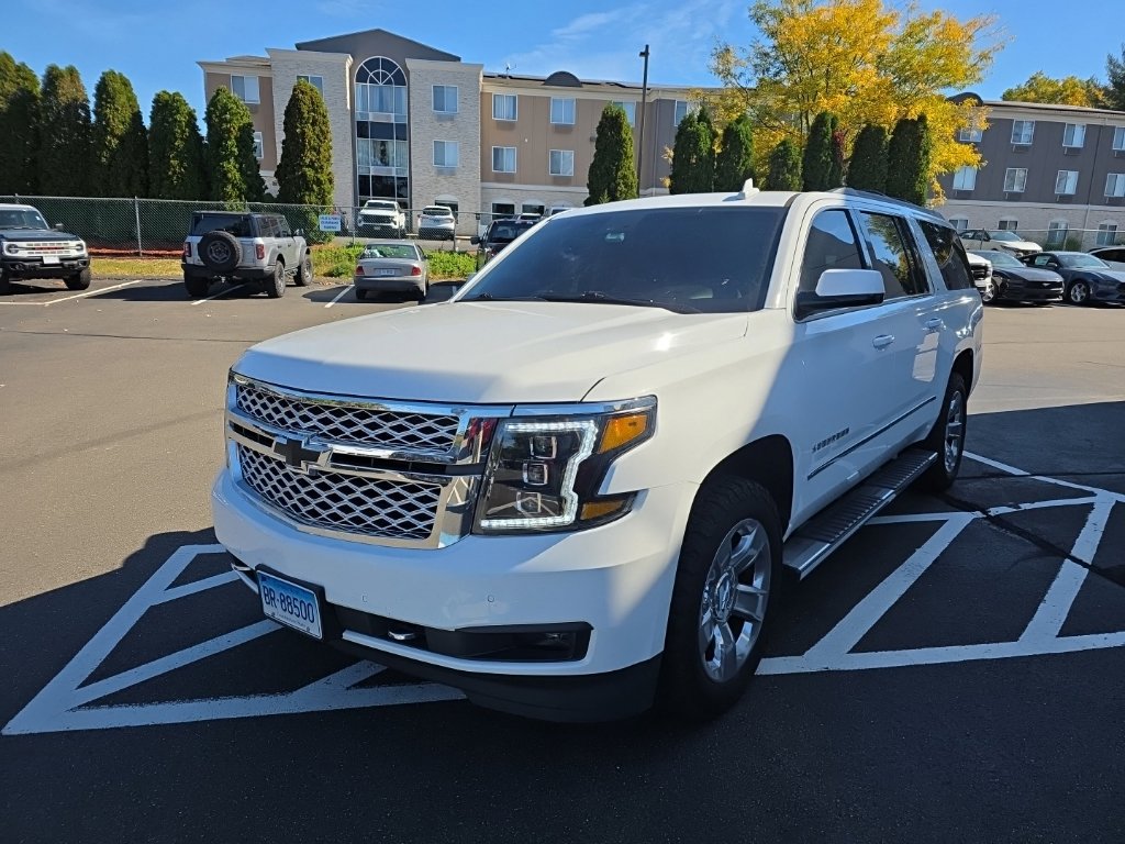 Used 2018 Chevrolet Suburban LT w/ LT Signature Package AWD/4WD image 8