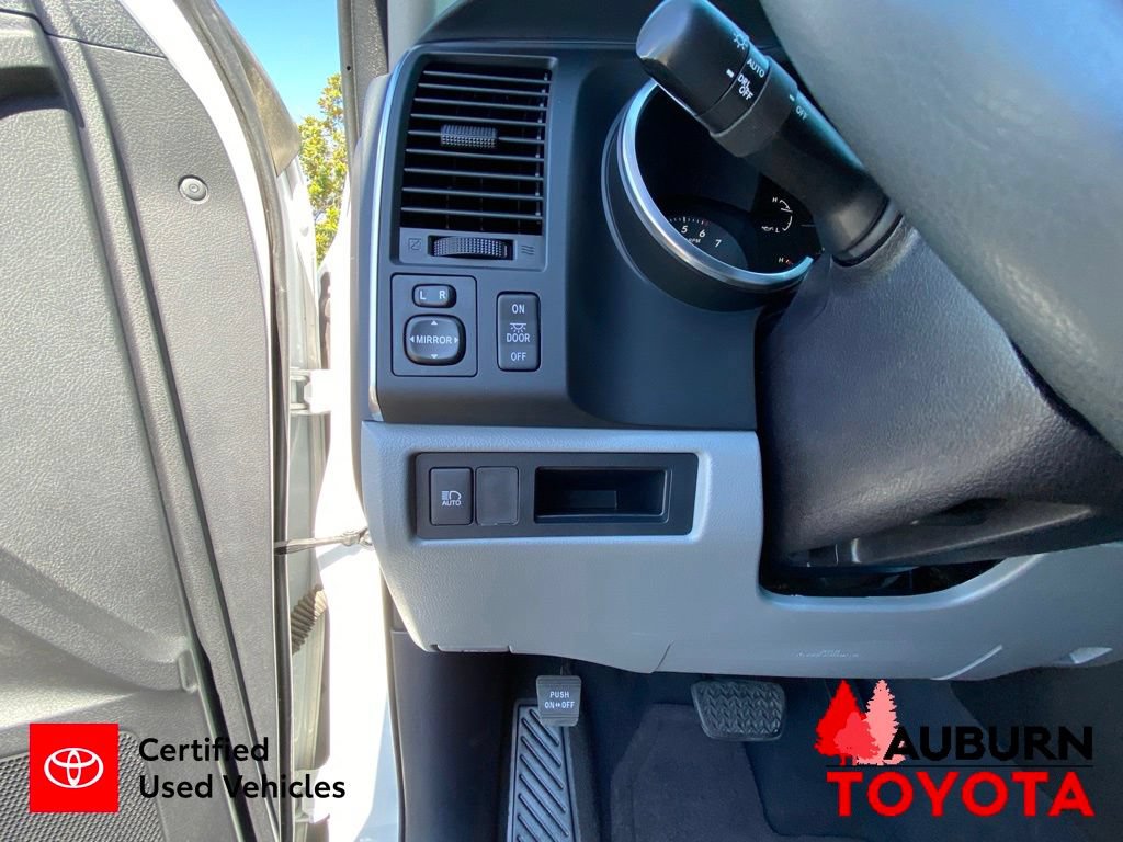 Certified 2021 Toyota Sequoia SR5 AWD/4WD image 43