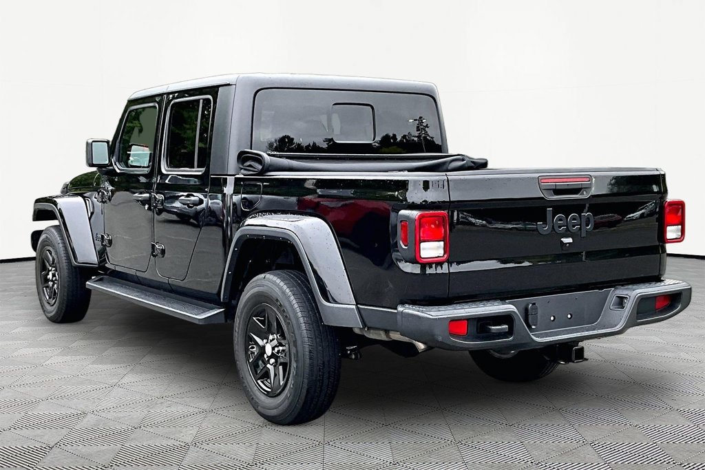 Used 2022 Jeep Gladiator Sport AWD/4WD image 4