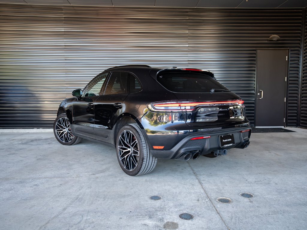 Certified 2023 Porsche Macan S AWD/4WD image 3