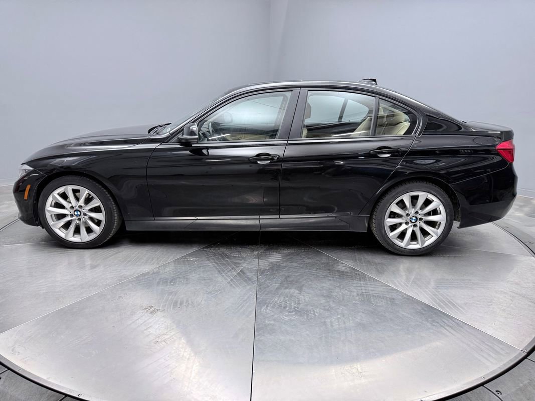 Used 2018 BMW 320i xDrive Sedan w/ Convenience Package image 8