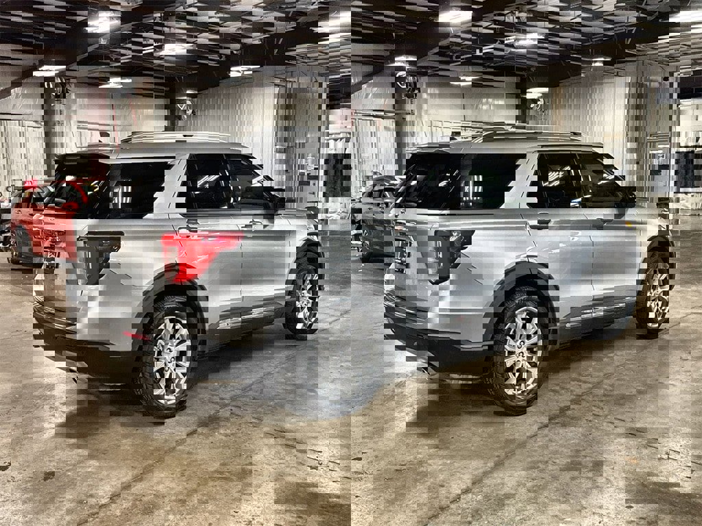 Used 2022 Ford Explorer Limited image 9