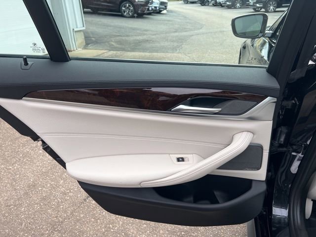 Used 2018 BMW M550i xDrive image 21