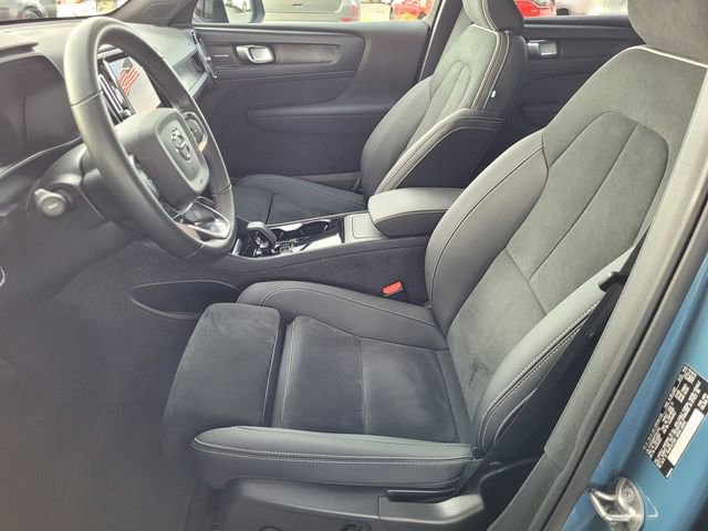 Used 2023 Volvo C40 P8 Recharge Ultimate w/ Protection Package Premier image 15