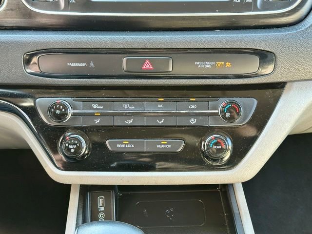 Used 2020 Kia Sedona EX image 28