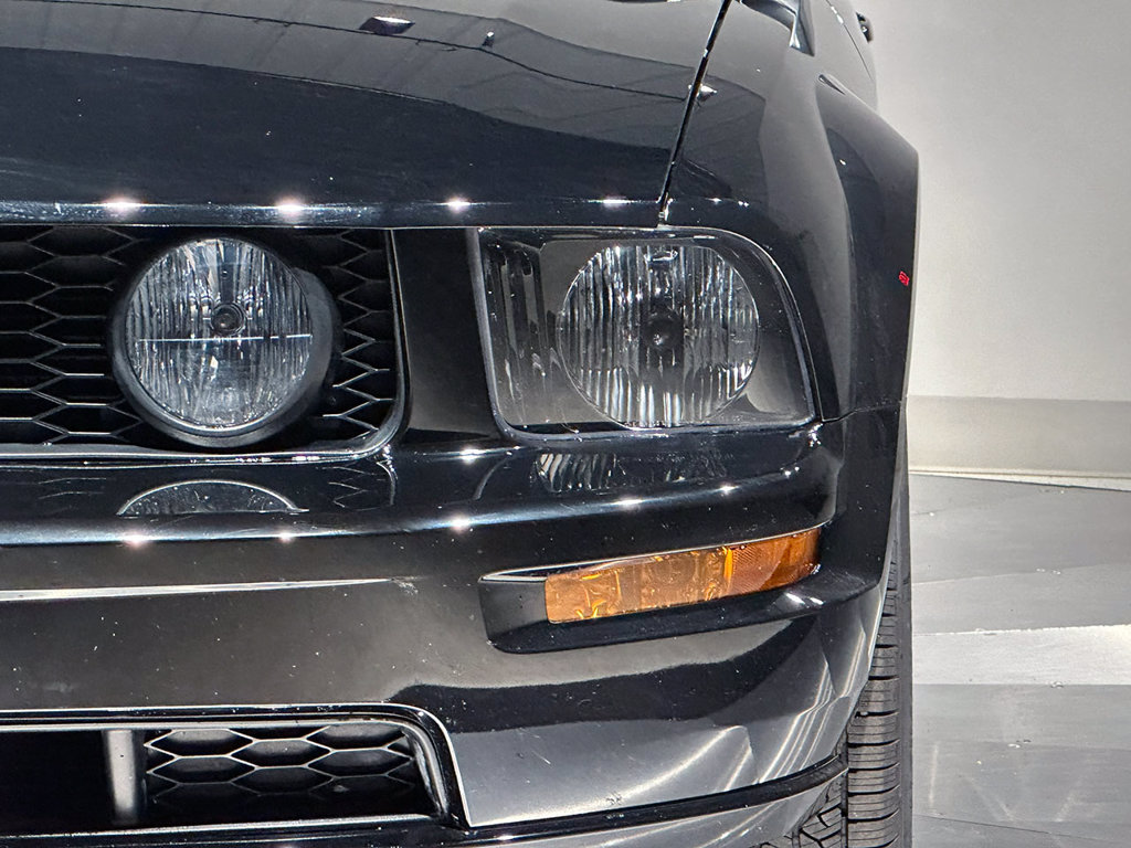 Used 2005 Ford Mustang GT RWD image 4