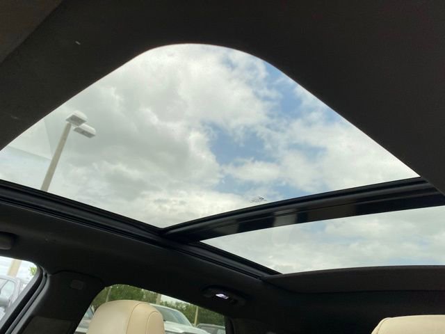 Used 2017 Cadillac XT5 Luxury w/ Driver Awareness Package image 24