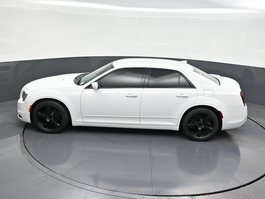 Used 2020 Chrysler 300 S RWD image 15