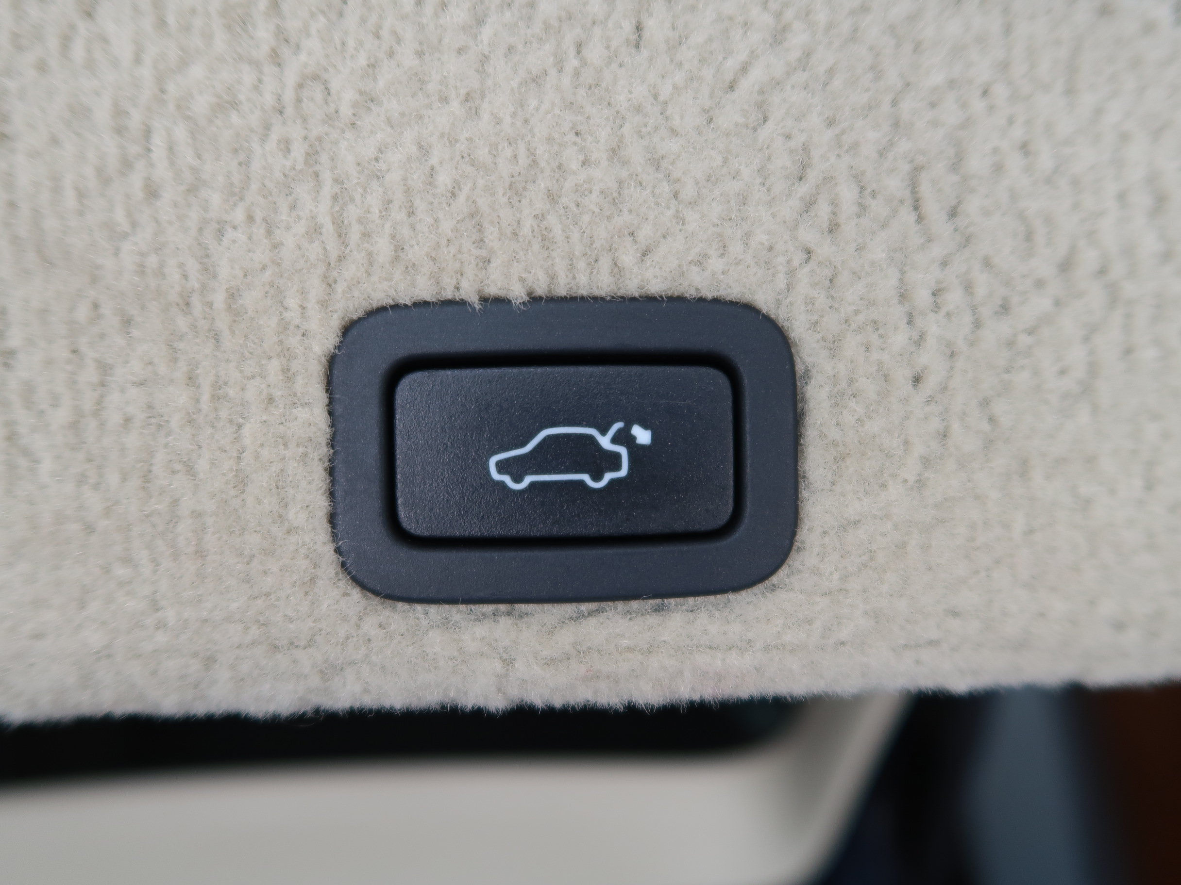 Used 2015 Volvo XC60 T5 Premier w/ Proximity Package FWD image 25