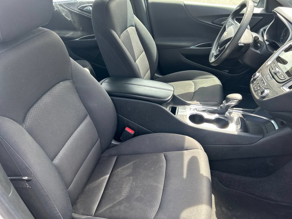Used 2022 Chevrolet Malibu LT FWD image 14