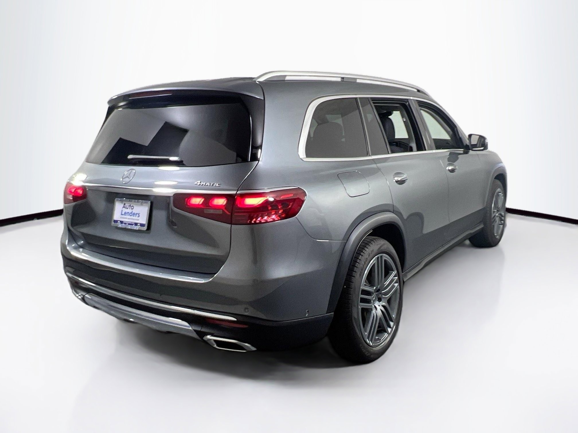 Used 2024 Mercedes-Benz GLS 450 4MATIC image 5