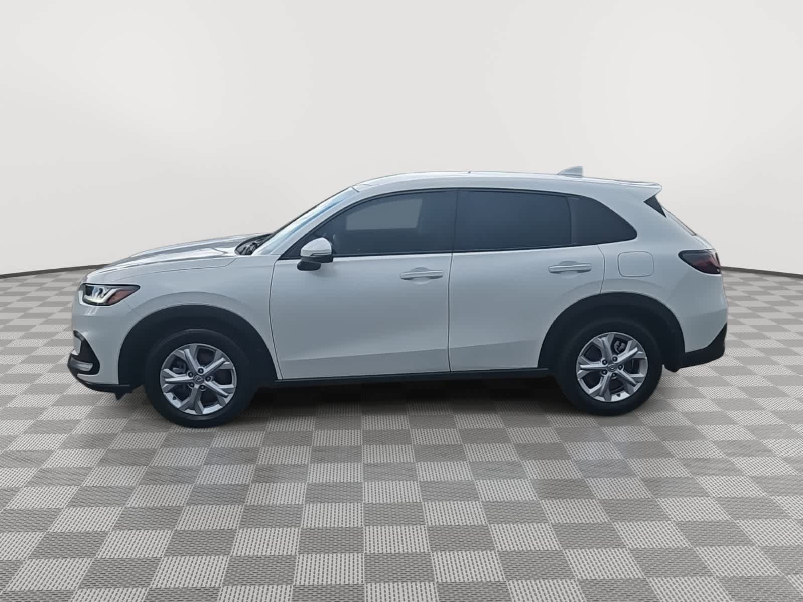Certified 2025 Honda HR-V LX image 5