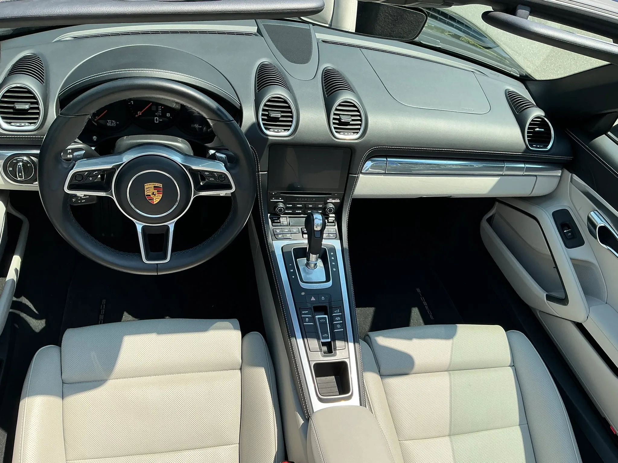 Used 2022 Porsche 718 Boxster image 26