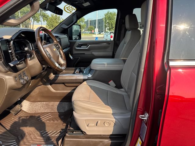 Used 2024 Chevrolet Silverado 2500 LTZ w/ LTZ Convenience Package AWD/4WD image 9