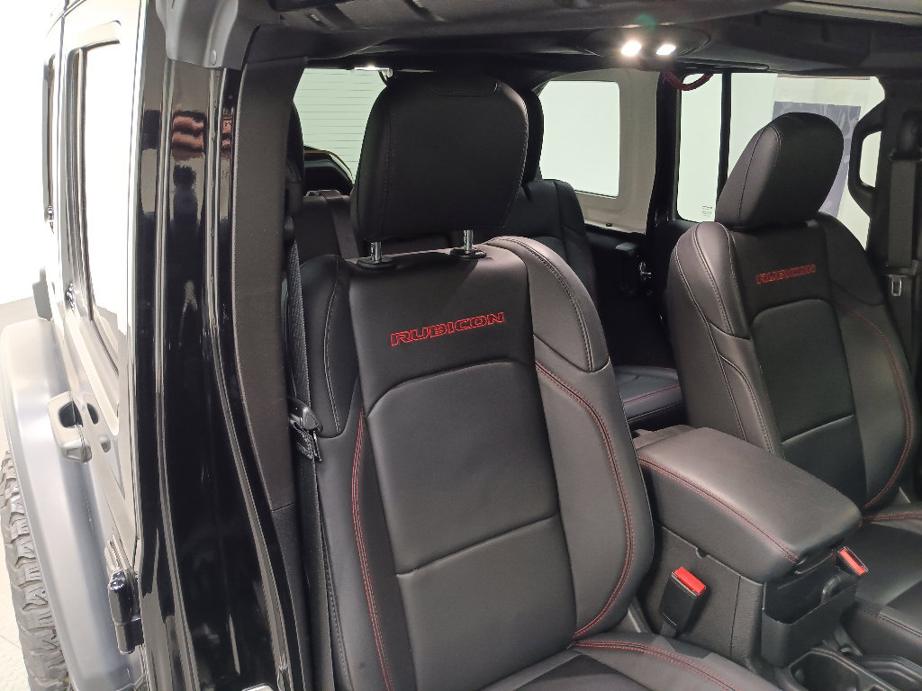 Used 2025 Jeep Wrangler Rubicon w/ Safety Group image 9